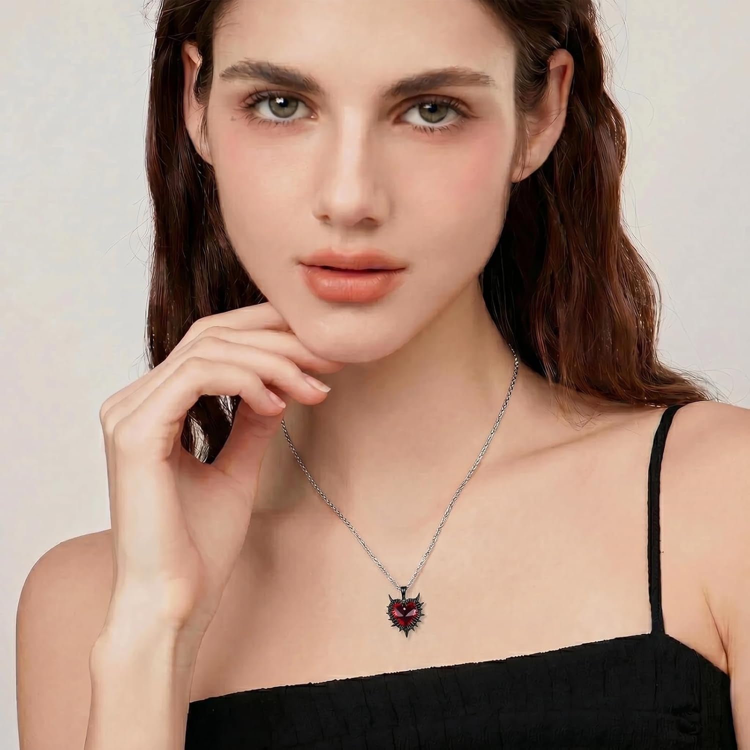 Spike Heart Necklace Barbed Wire Heart Necklace Goth Thorn Crystal Pendant Gothic 18K Black Gold Jewelry Gifts for Women Men